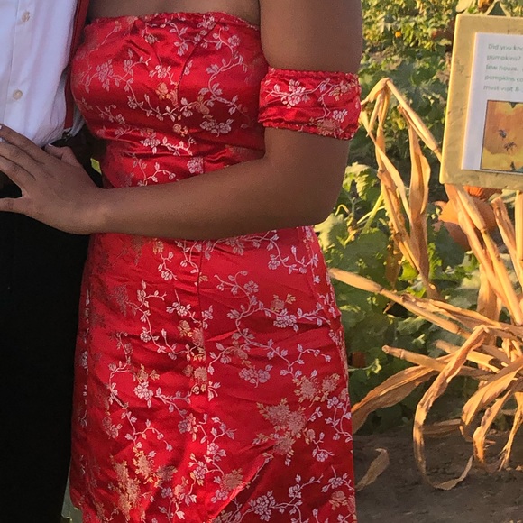 Dress - Picture 3 of 3